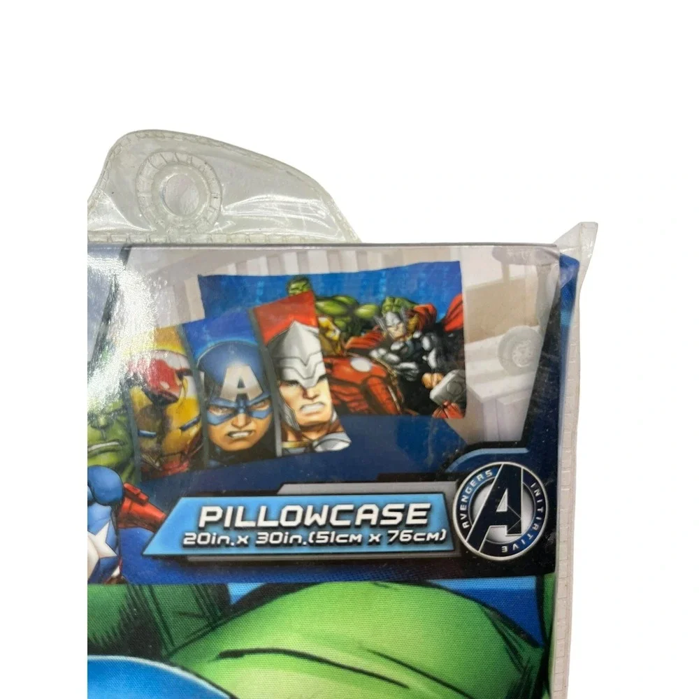 Marvel AVENGERS Standard illowcase Measures 20 x 30‎ inches SUPERHERO NEW SEALED